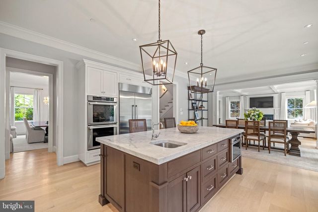 4410 MEADOW RD NW, Washington, DC 20007