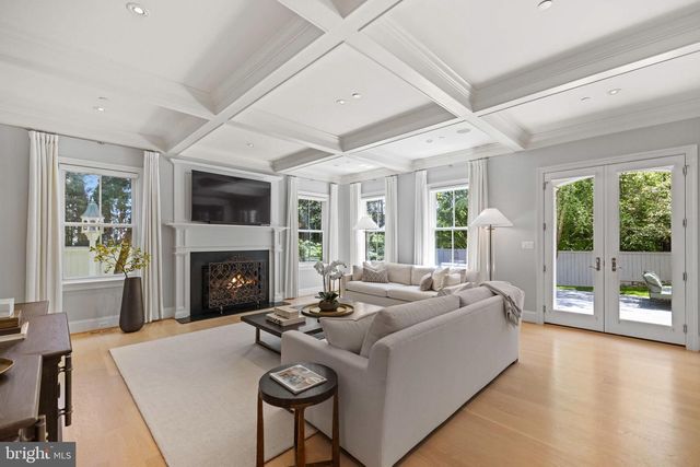 4410 MEADOW RD NW, Washington, DC 20007
