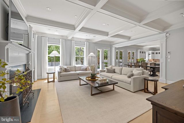 4410 MEADOW RD NW, Washington, DC 20007