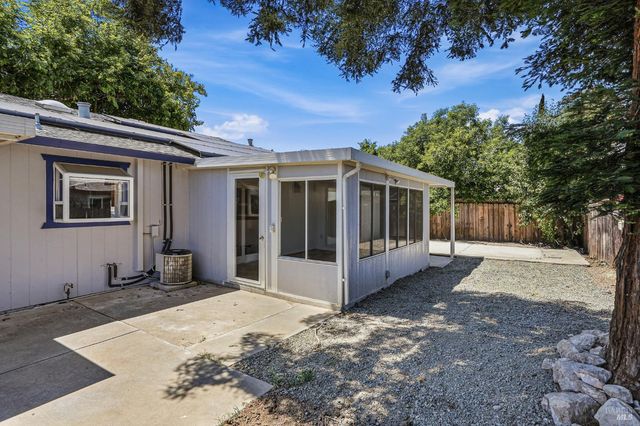 220 Long St, Suisun City, CA 94585