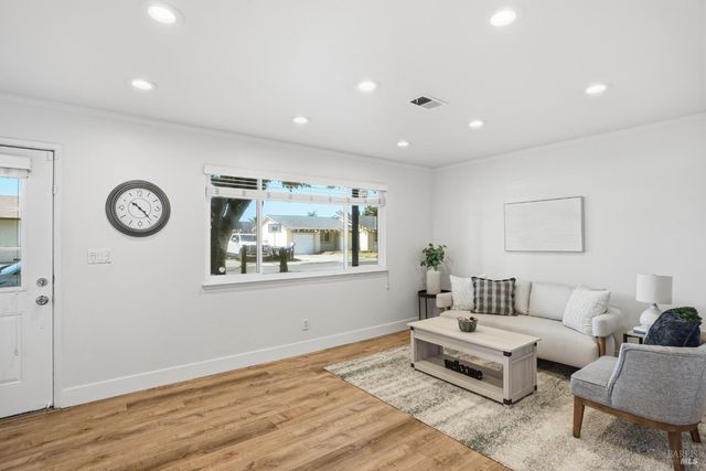 220 Long St, Suisun City, CA 94585