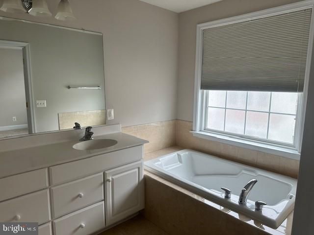 2463 HUNTINGTON PARK DR, Alexandria, VA 22303