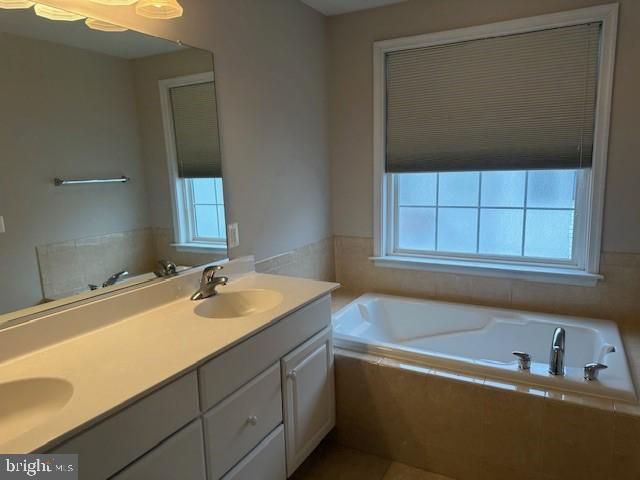 2463 HUNTINGTON PARK DR, Alexandria, VA 22303