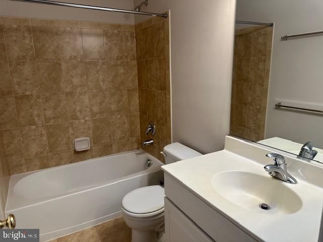 2463 HUNTINGTON PARK DR, Alexandria, VA 22303