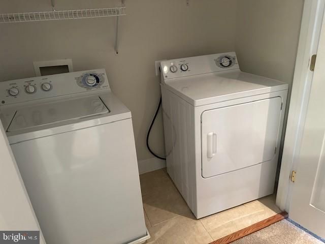 2463 HUNTINGTON PARK DR, Alexandria, VA 22303