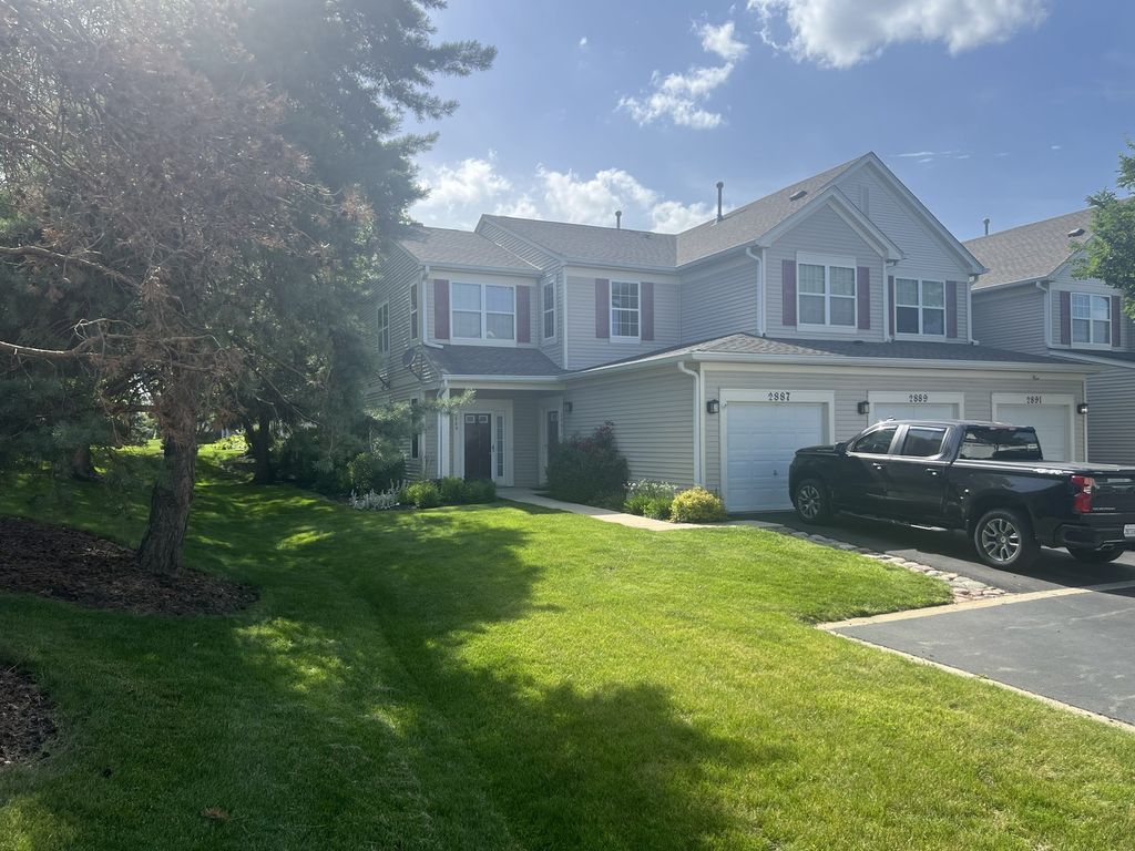 2889 FALLING WATERS Drive 2889, Lindenhurst, IL 60046