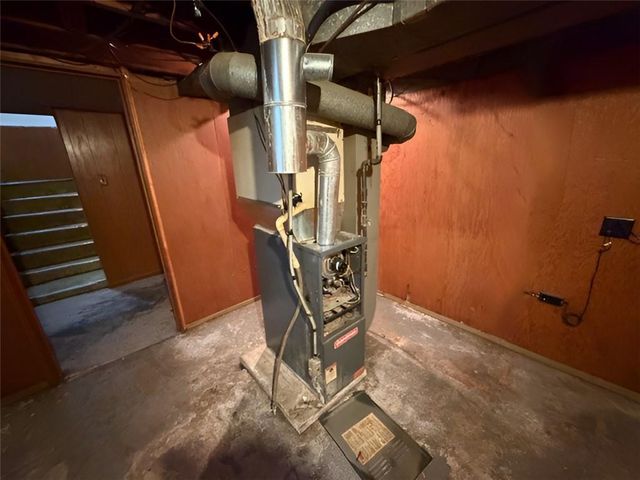 9468 HALLS FERRY Road, St Louis, MO 63136