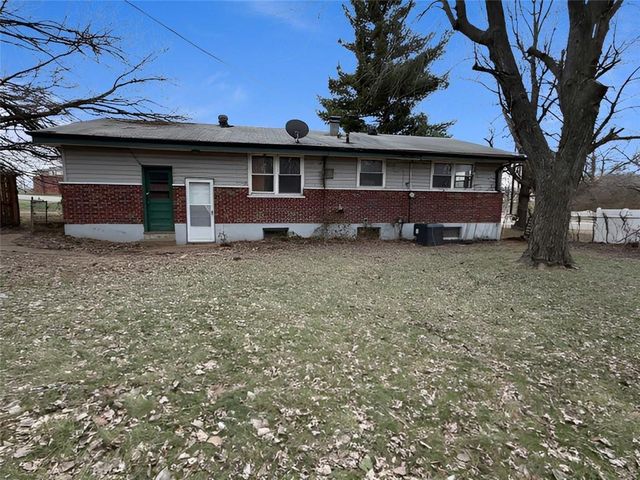 9468 HALLS FERRY Road, St Louis, MO 63136