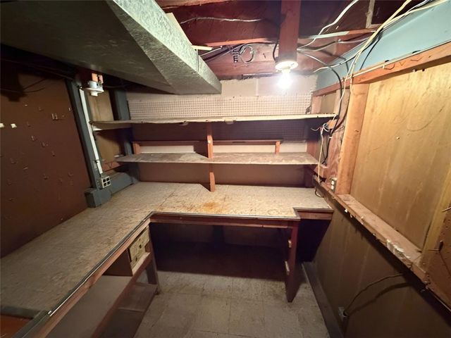 9468 HALLS FERRY Road, St Louis, MO 63136