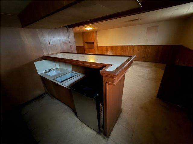 9468 HALLS FERRY Road, St Louis, MO 63136