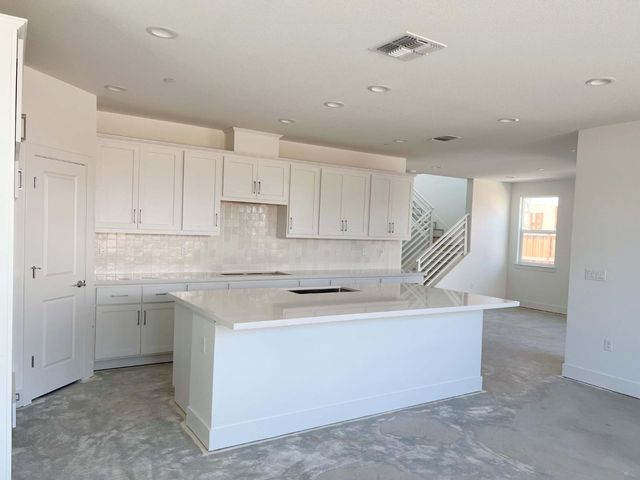 3075 Bosworth St, Lathrop, CA 95330