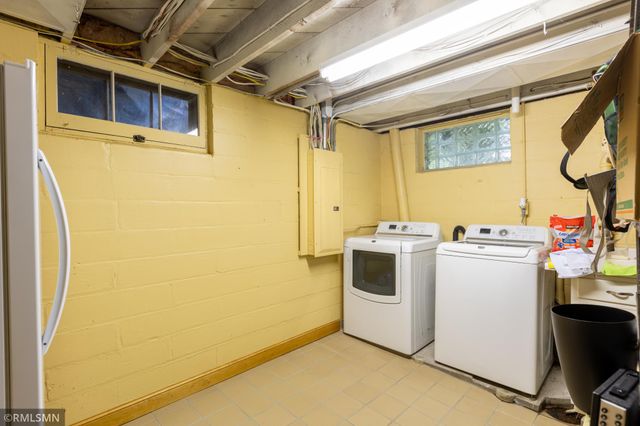 581 Montrose Lane, Saint Paul, MN 55116