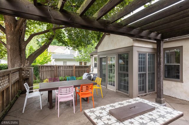581 Montrose Lane, Saint Paul, MN 55116