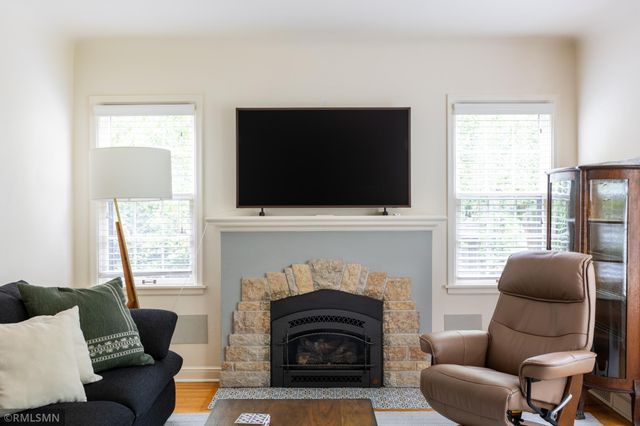 581 Montrose Lane, Saint Paul, MN 55116