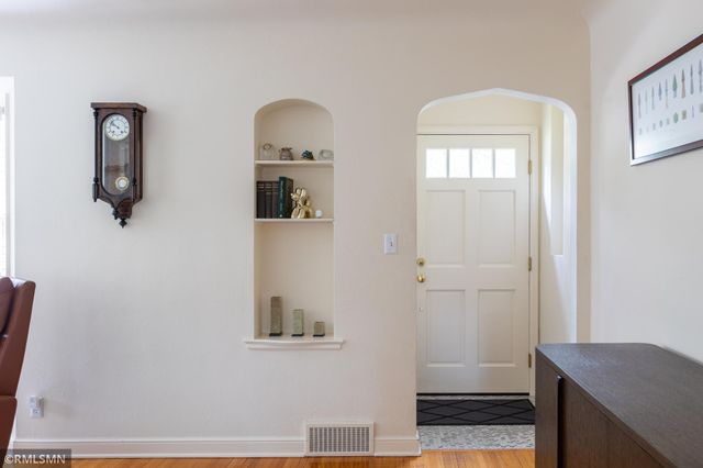 581 Montrose Lane, Saint Paul, MN 55116