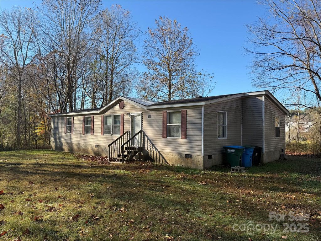 750 Bee Tree Road, Swannanoa, NC 28778