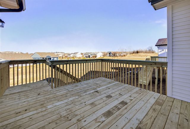 9105 Robinson Drive, West Des Moines, IA 50266