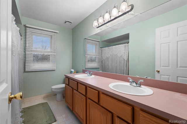 3175 Lexham Lane, Rochester Hills, MI 48309