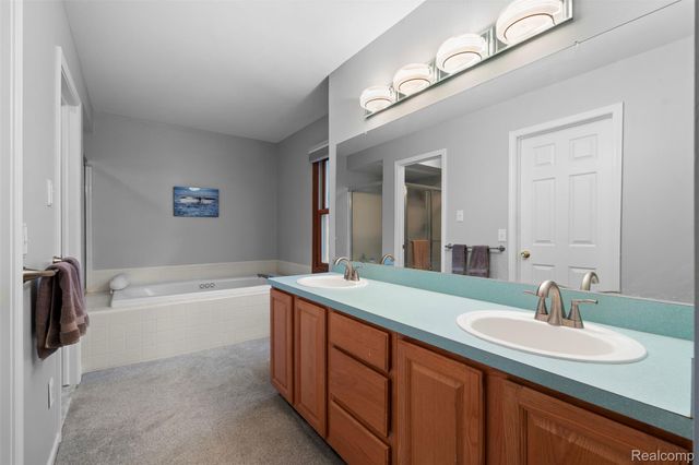 3175 Lexham Lane, Rochester Hills, MI 48309