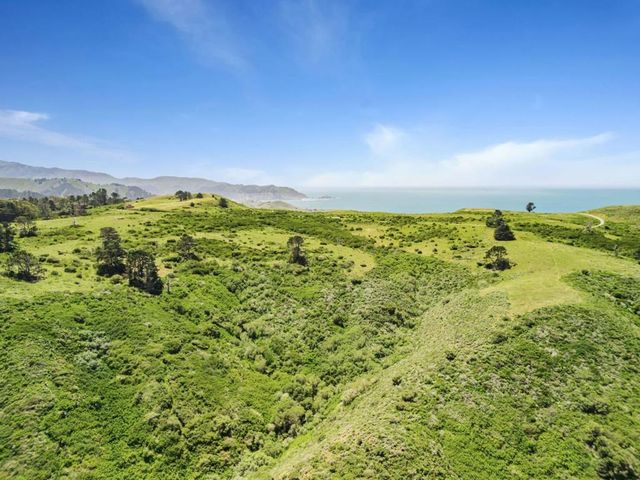 720 Lockhaven Drive, Pacifica, CA 94044