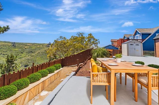 720 Lockhaven Drive, Pacifica, CA 94044