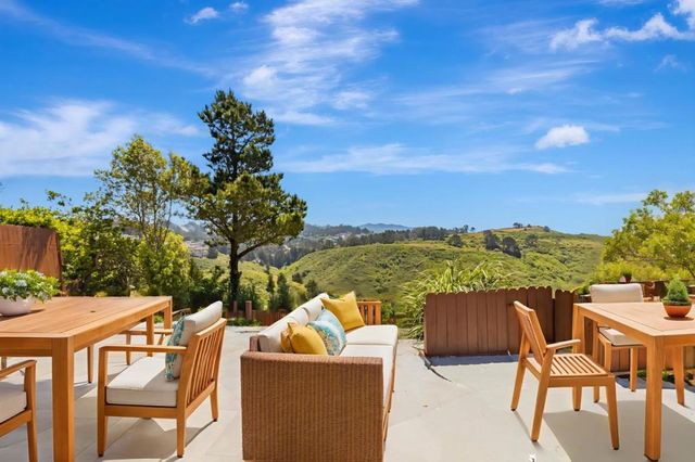 720 Lockhaven Drive, Pacifica, CA 94044