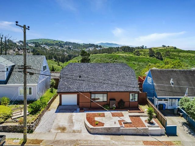 720 Lockhaven Drive, Pacifica, CA 94044