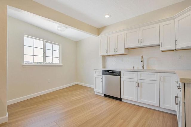 720 Lockhaven Drive, Pacifica, CA 94044