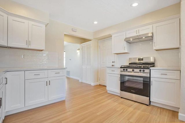 720 Lockhaven Drive, Pacifica, CA 94044