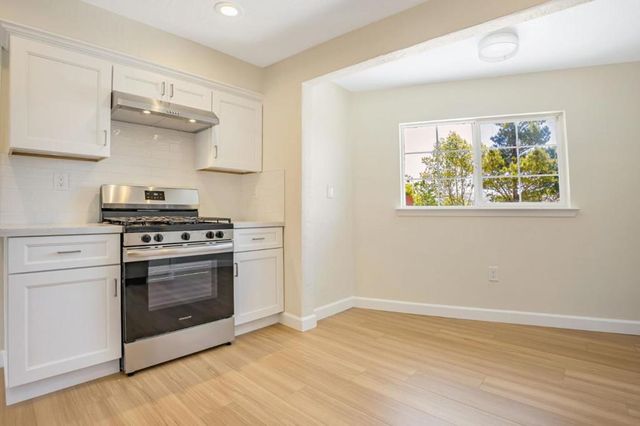 720 Lockhaven Drive, Pacifica, CA 94044