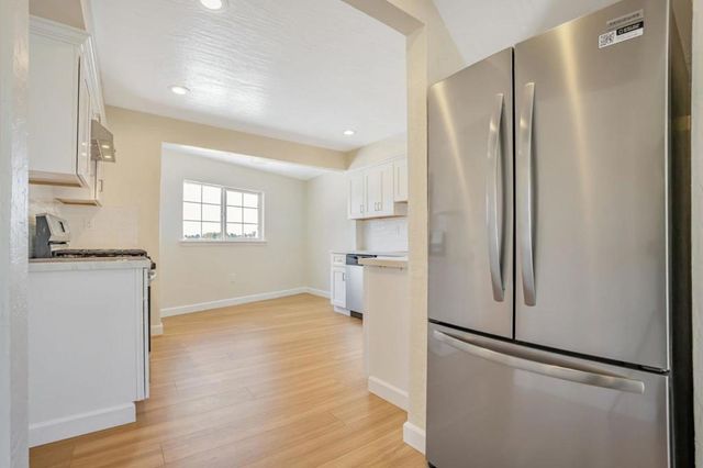 720 Lockhaven Drive, Pacifica, CA 94044