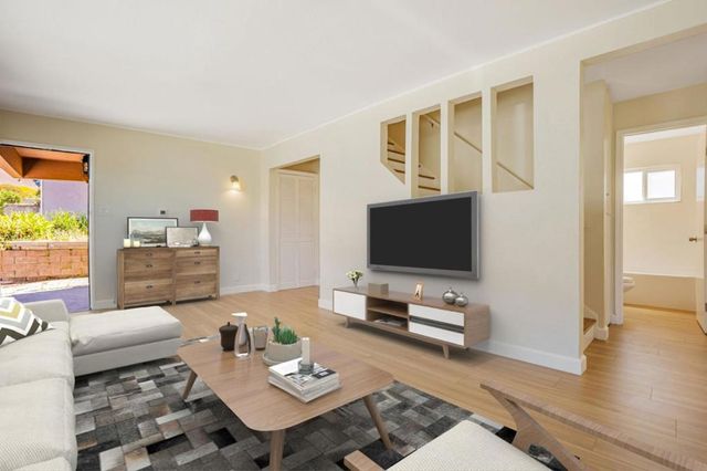 720 Lockhaven Drive, Pacifica, CA 94044