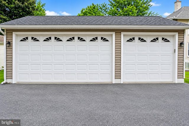 116 E MILL ST, Manheim, PA 17545