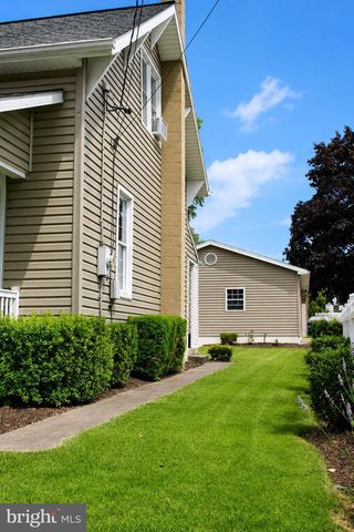 116 E MILL ST, Manheim, PA 17545