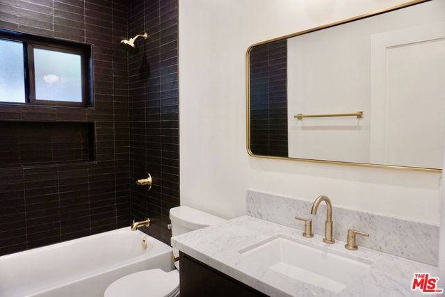 2668 Greenfield Avenue, Los Angeles, CA 90064