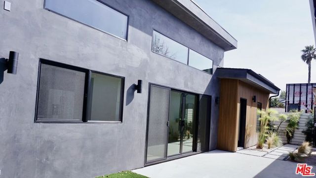 2668 Greenfield Avenue, Los Angeles, CA 90064