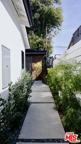 2668 Greenfield Avenue, Los Angeles, CA 90064