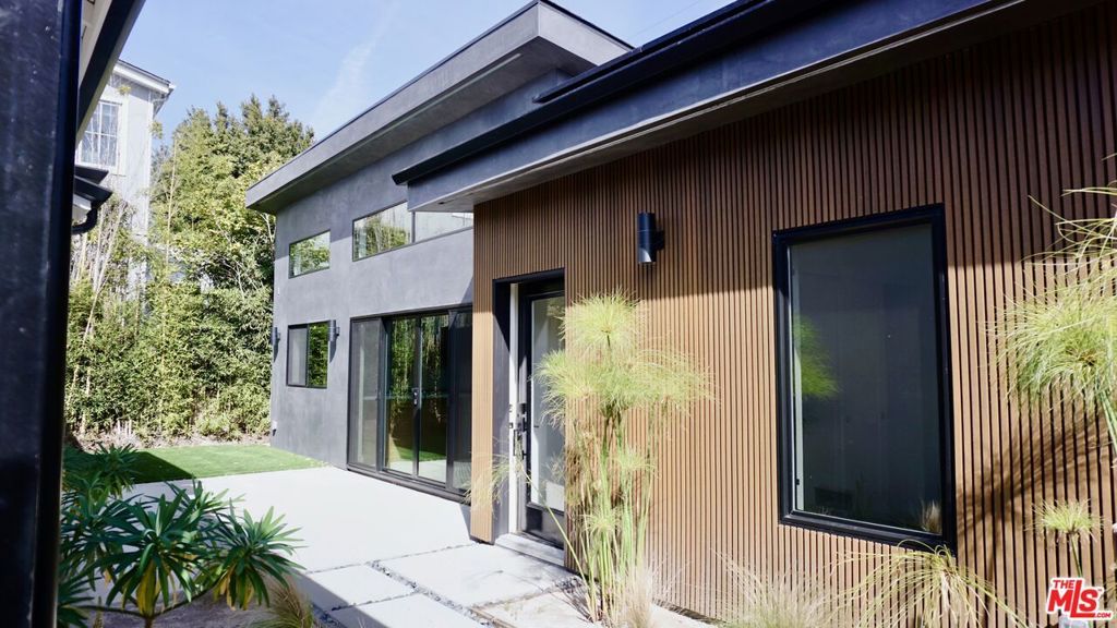 2668 Greenfield Avenue, Los Angeles, CA 90064