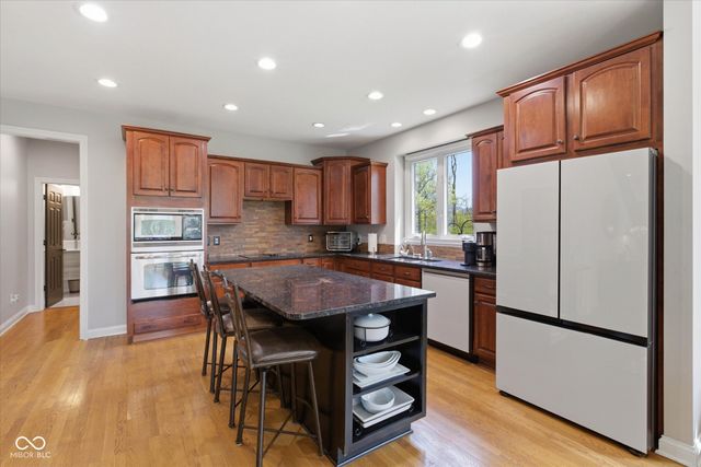 6689 Cardinal Drive, Mccordsville, IN 46055