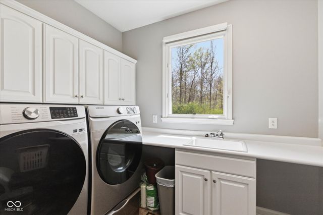 6689 Cardinal Drive, Mccordsville, IN 46055