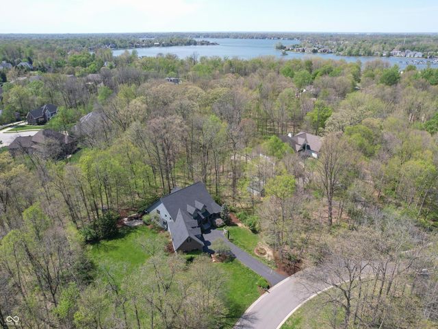 6689 Cardinal Drive, Mccordsville, IN 46055
