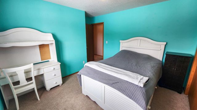 4041 S Rivershore Drive, Moorhead, MN 56560