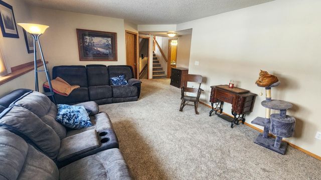 4041 S Rivershore Drive, Moorhead, MN 56560