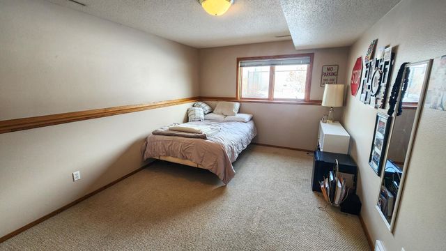 4041 S Rivershore Drive, Moorhead, MN 56560