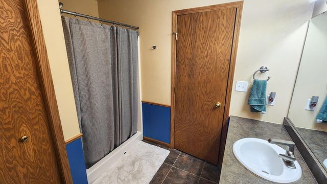 4041 S Rivershore Drive, Moorhead, MN 56560