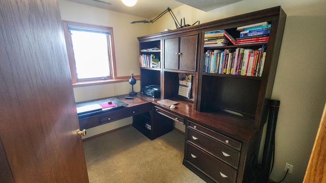 4041 S Rivershore Drive, Moorhead, MN 56560