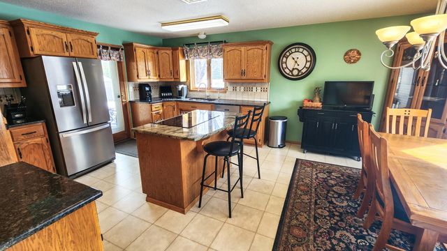 4041 S Rivershore Drive, Moorhead, MN 56560