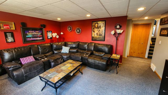 4041 S Rivershore Drive, Moorhead, MN 56560