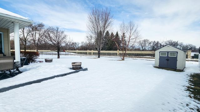 4041 S Rivershore Drive, Moorhead, MN 56560