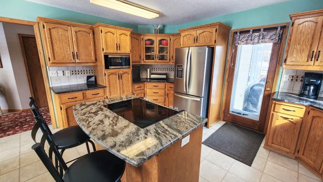 4041 S Rivershore Drive, Moorhead, MN 56560